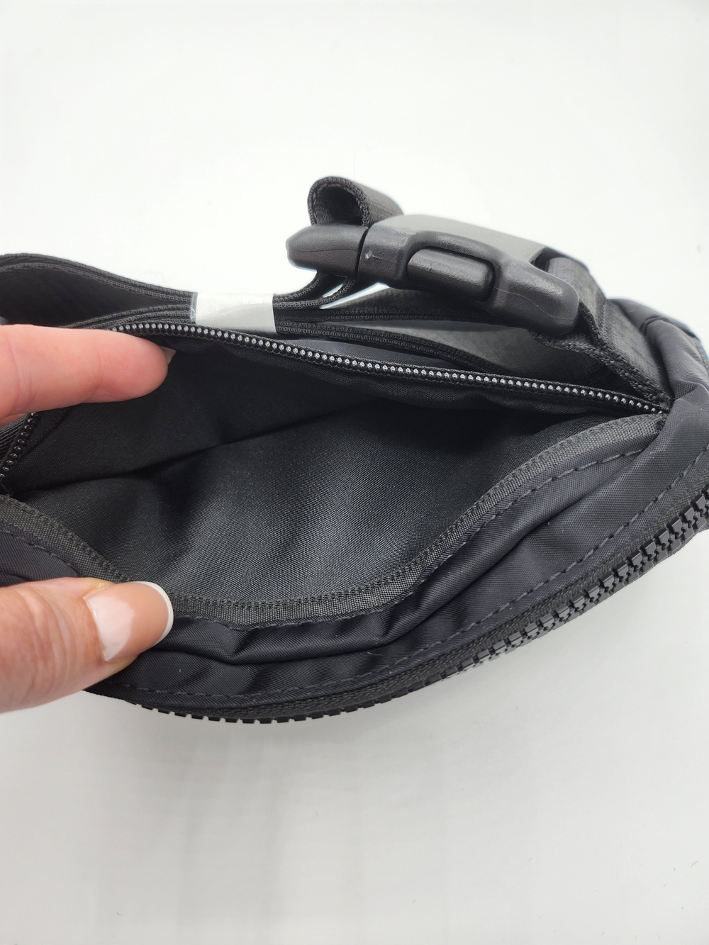 lululemon Everywhere Belt Bag 1L - Black W/Silver Logo  NWT - Picture 8 of 9